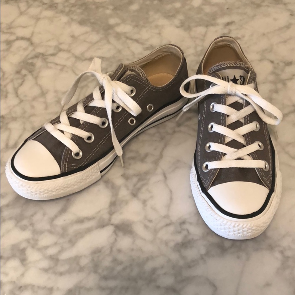 All Star Converse low top in grey